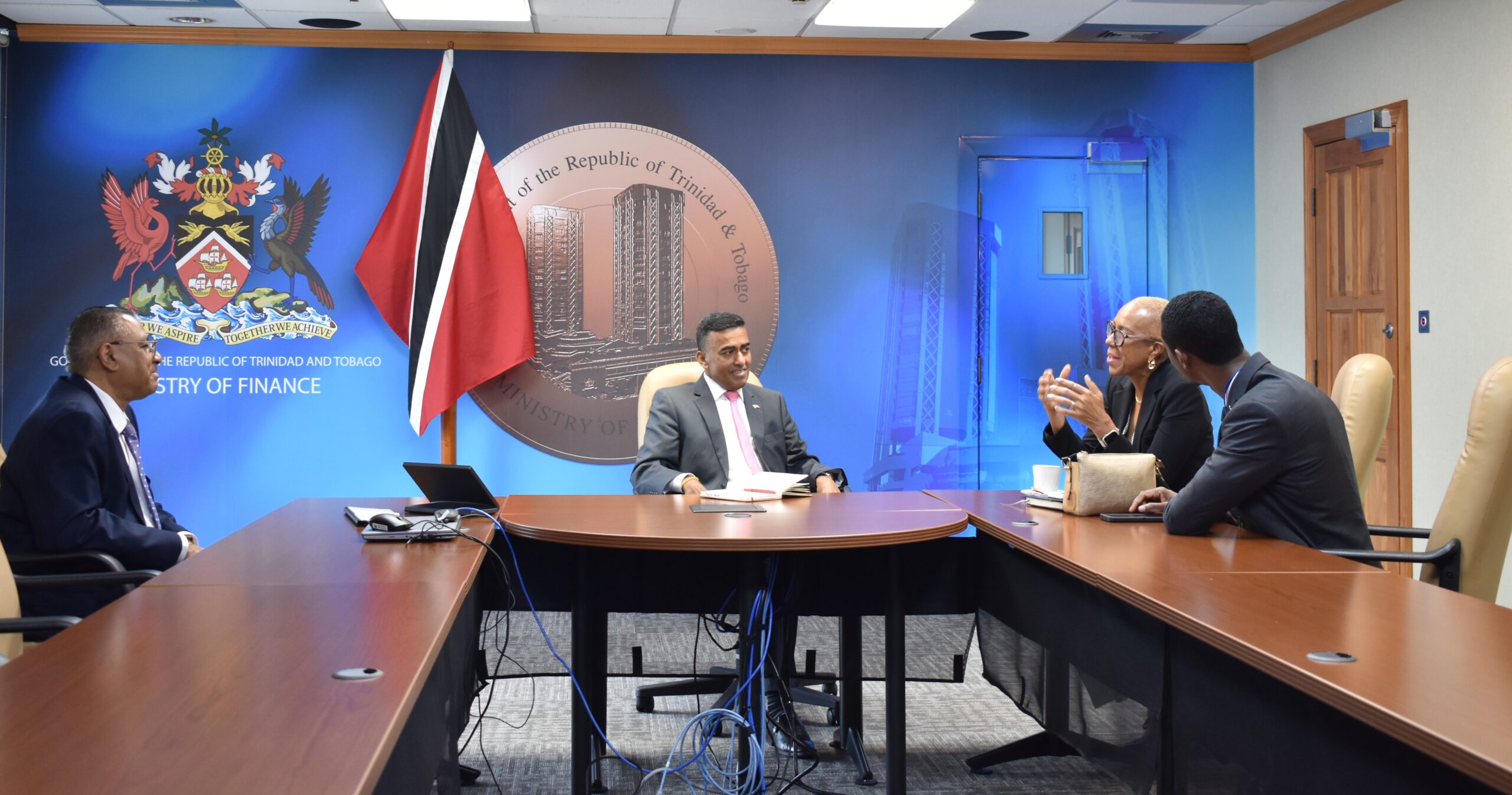Minister of Finance meets with the Minister of Finance of Jamaica